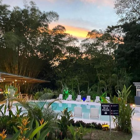 Grand Park Manuel Antonio Hotel เกโปส ภายนอก รูปภาพ