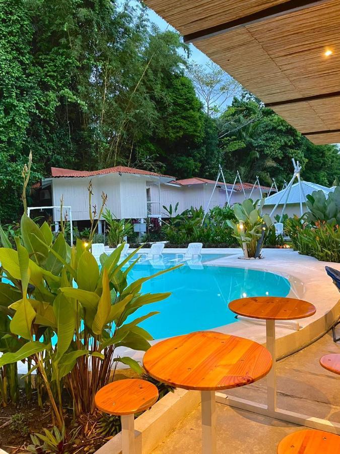 Grand Park Manuel Antonio Hotel เกโปส ภายนอก รูปภาพ