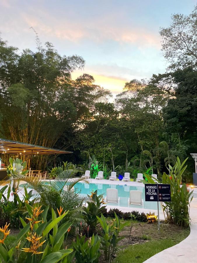 Grand Park Manuel Antonio Hotel เกโปส ภายนอก รูปภาพ