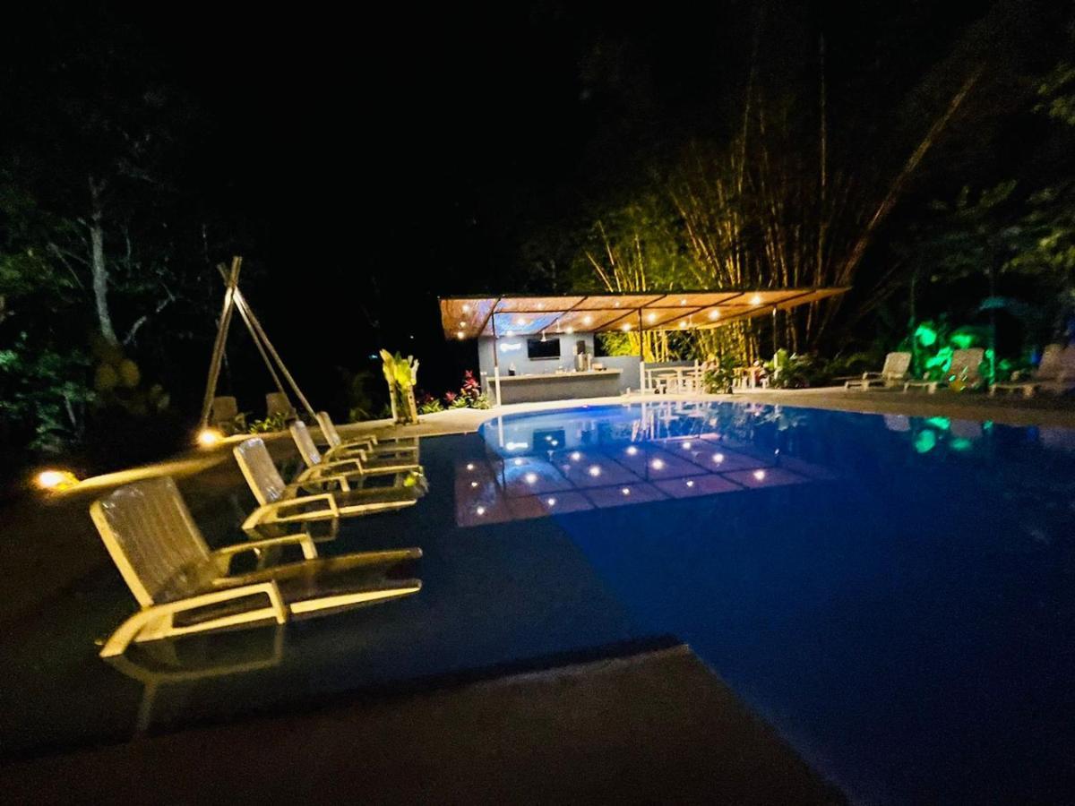 Grand Park Manuel Antonio Hotel เกโปส ภายนอก รูปภาพ
