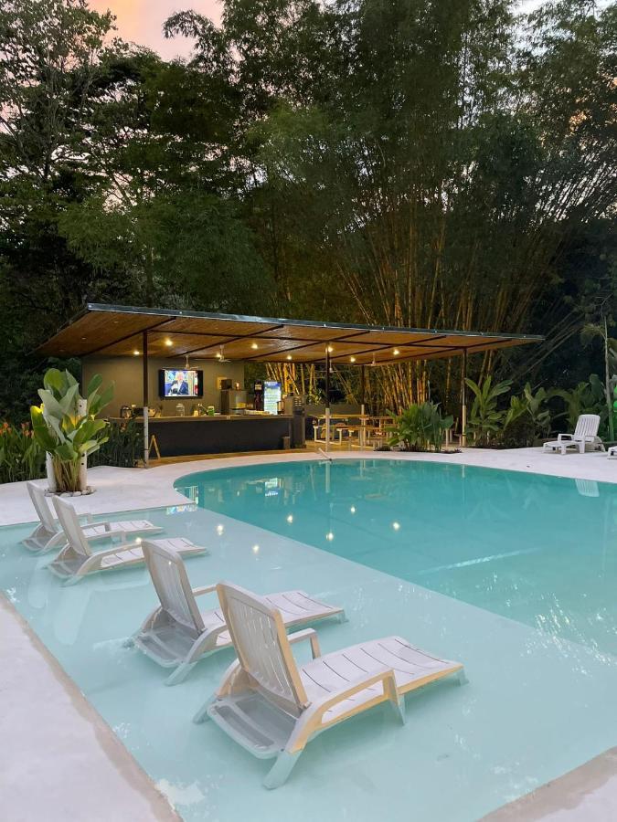 Grand Park Manuel Antonio Hotel เกโปส ภายนอก รูปภาพ