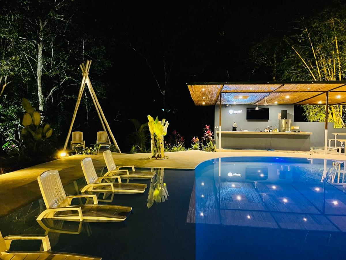 Grand Park Manuel Antonio Hotel เกโปส ภายนอก รูปภาพ
