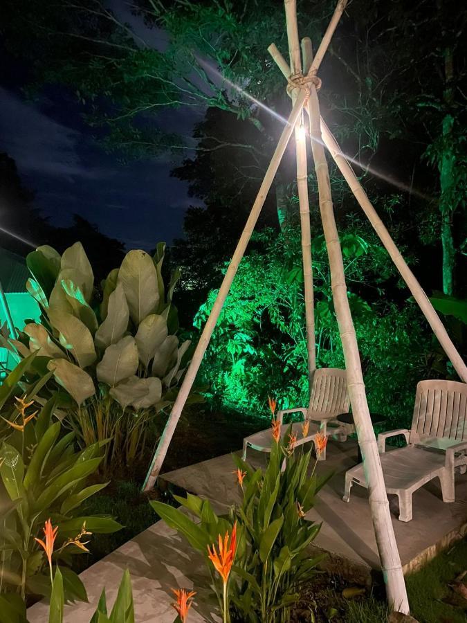 Grand Park Manuel Antonio Hotel เกโปส ภายนอก รูปภาพ