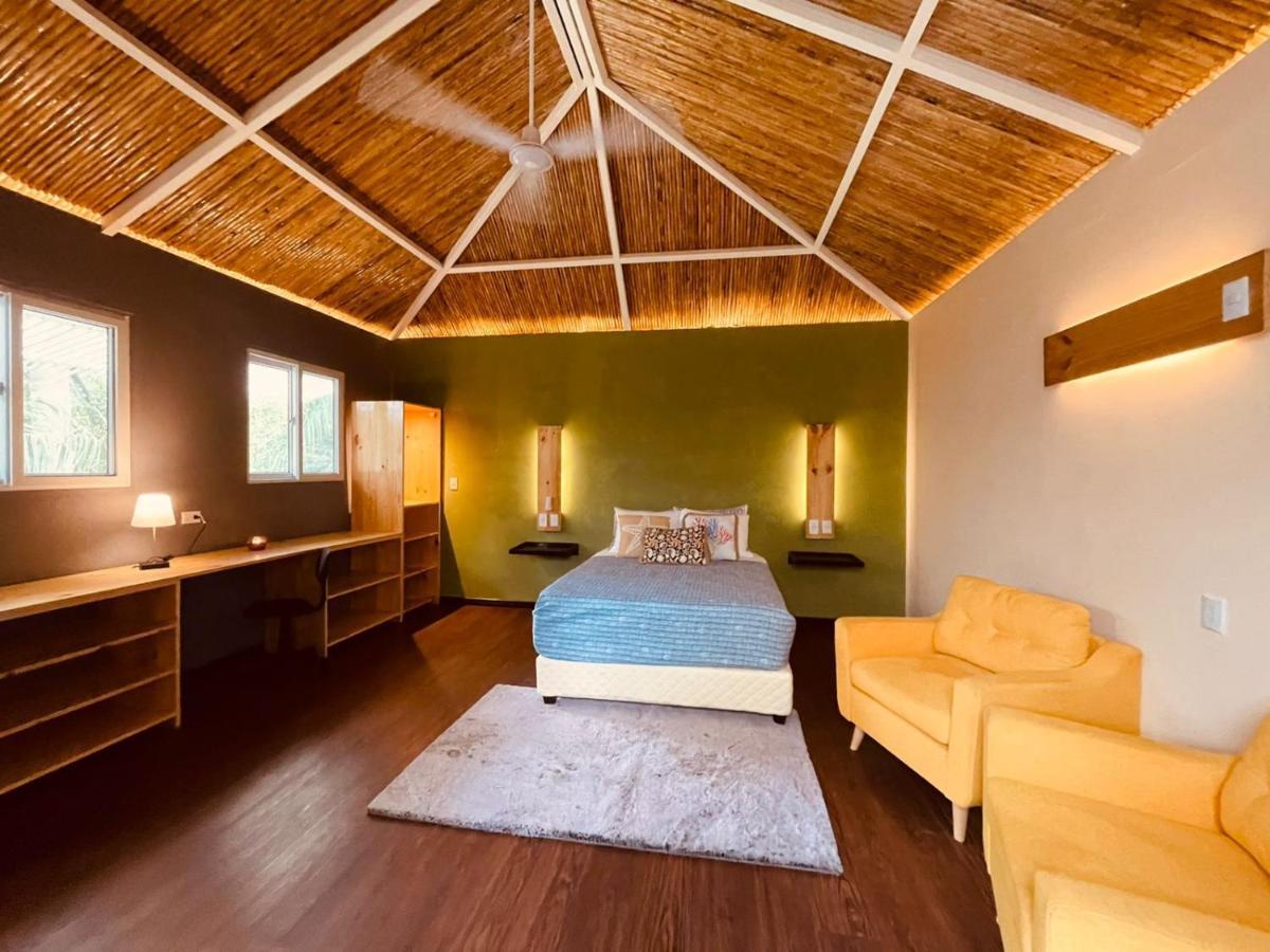 Grand Park Manuel Antonio Hotel เกโปส ภายนอก รูปภาพ