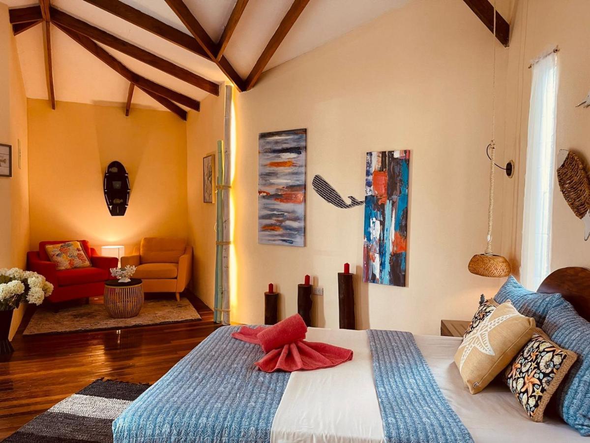 Grand Park Manuel Antonio Hotel เกโปส ภายนอก รูปภาพ