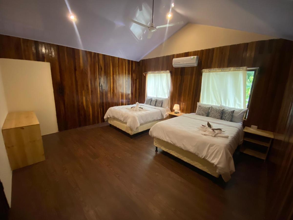 Grand Park Manuel Antonio Hotel เกโปส ภายนอก รูปภาพ