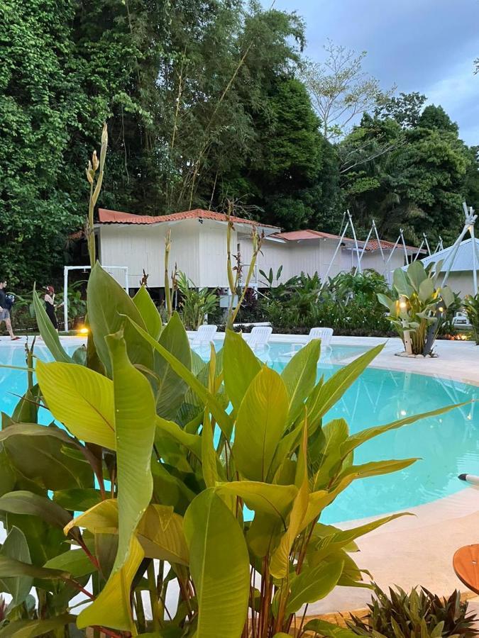 Grand Park Manuel Antonio Hotel เกโปส ภายนอก รูปภาพ